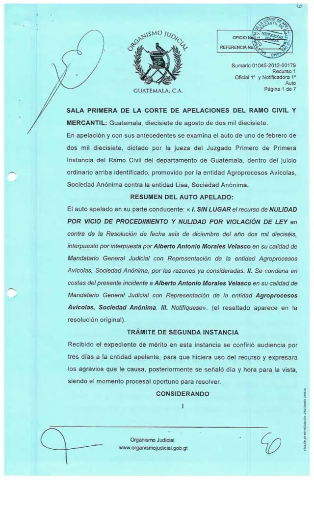 La Sala Primera de la Corte de Apelaciones declaró sin lugar el recurso de Agroprocesos Avícolas, S.A. y confirmó la revocatoria de medidas precautorias contra Lisa, S.A. por incumplimiento en el mantenimiento de la garantía de Q. 100,000.00.